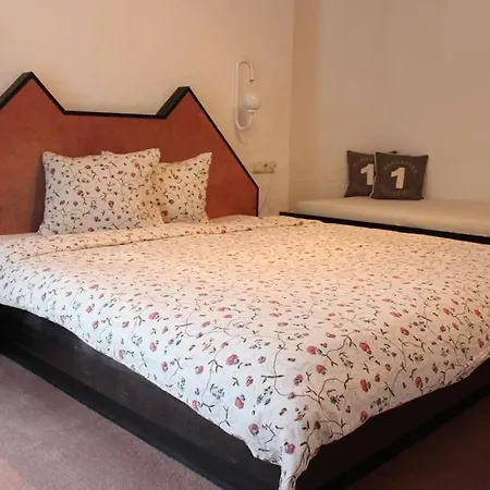 Hermann Arnold Apartment
